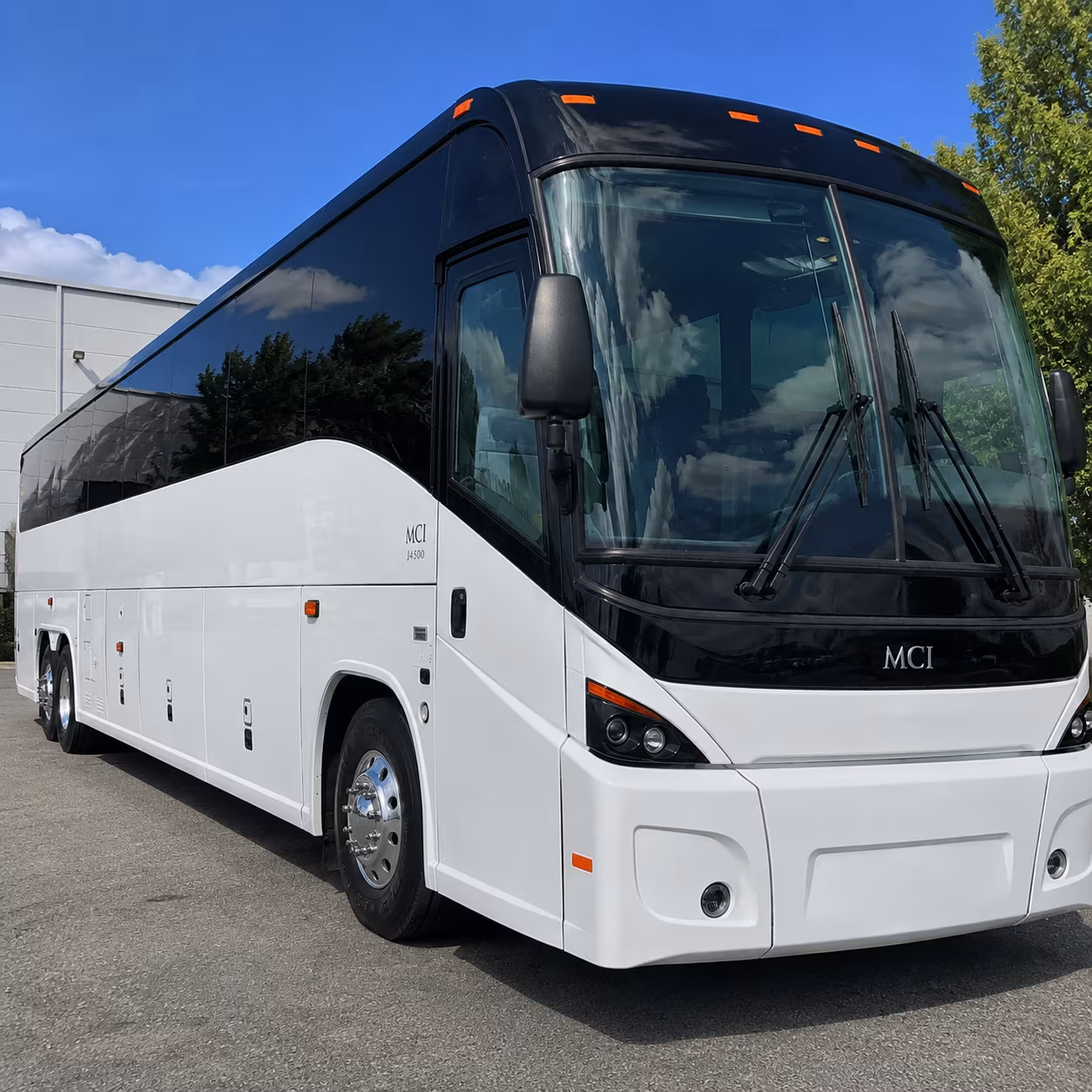 bus rental services to indianapolis and columbus airports from hamilton