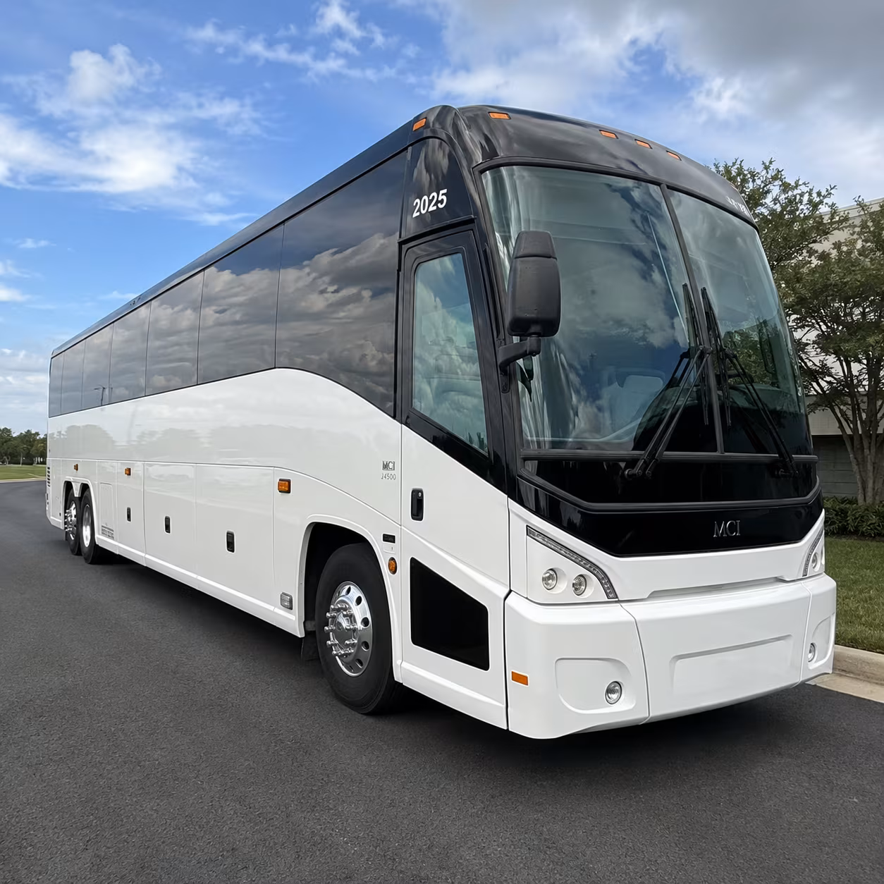 hamiltoncharterbusservices com is the go to way to find corporate bus rentals in hamilton ohio